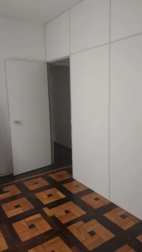 Quarto em frente ao campus saúde UFRGS