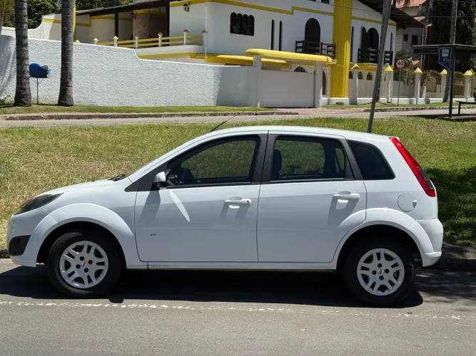 Ford Fiesta S 1.0 8V Flex 5P 2014