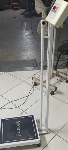 Vendo uma balança