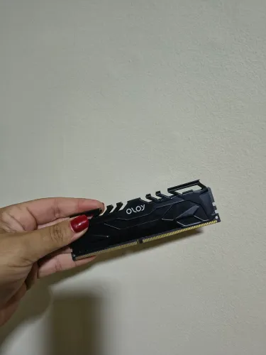 Memória RAM 8GB 3000MHZ OLOY
