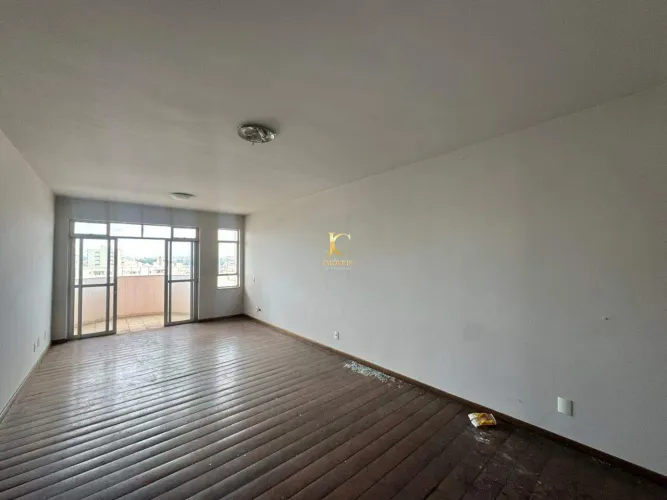 Apartamento 3 Quartos com 1 Suíte no Centro de Divinópolis Frente, 115 m²