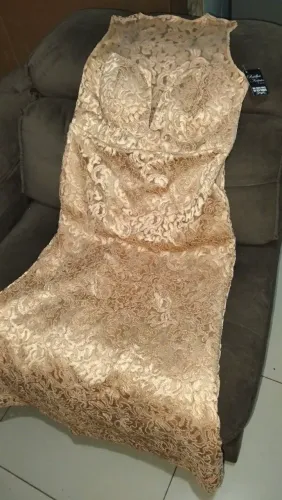 Vestido para festa,150cm altura ,busto 50 cm (100cm) total ,cintura 50cm(100cm)total