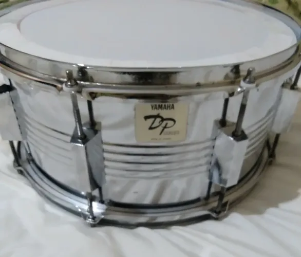 Caixa de bateria yamaha dp series. 