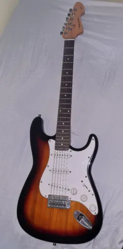 Guitarra Stratocaster semi nova