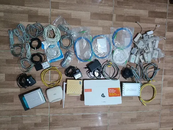 Lote de modens e roteador