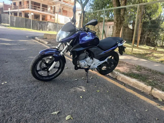 Honda cb 300 2011 aceito trocas passo no cartão até 24x