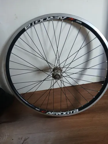 Vendo Roda de Bicicleta Aro 26 Aero 