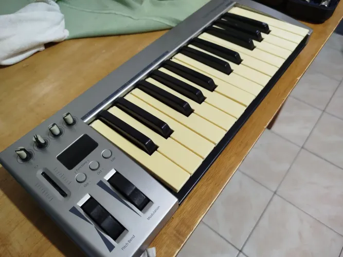 Teclado MIDI Masterkey 25 teclas