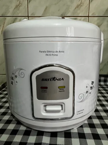Panela Elétrica de Arroz - 10 Xícaras