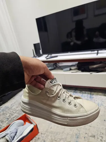 TENIS ALL STAR COM SALTO ELEVADO