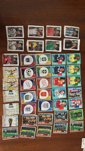 Vende - se pacote de figurinhas da copa 2026 originais, só venda todas juntas.