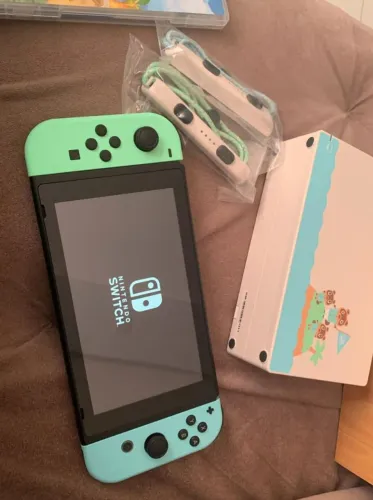 Nintendo Switch V2 Animal Crossing Edition