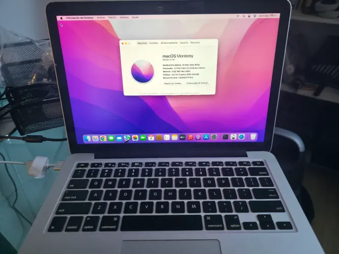 Macbook Pro 2015, a1502 com detalhes