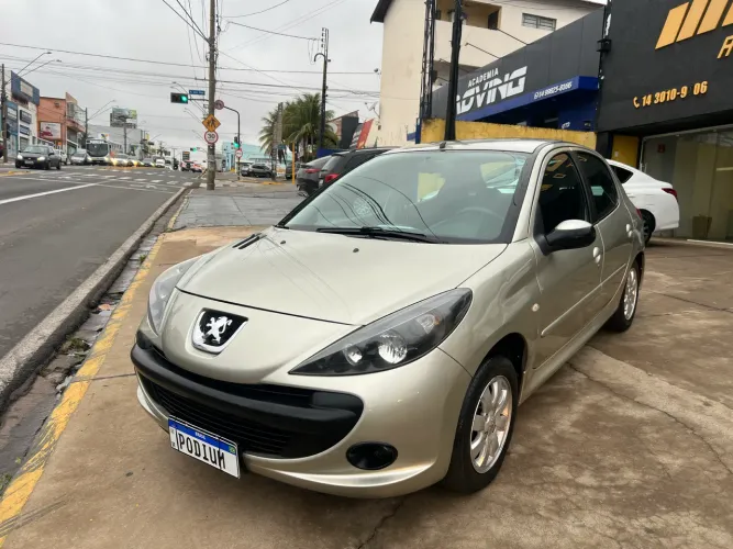 Peugeot 207 XR Sport 1.4 Flex 8V 5P 2010