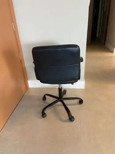 Cadeira de escritório de regulagem