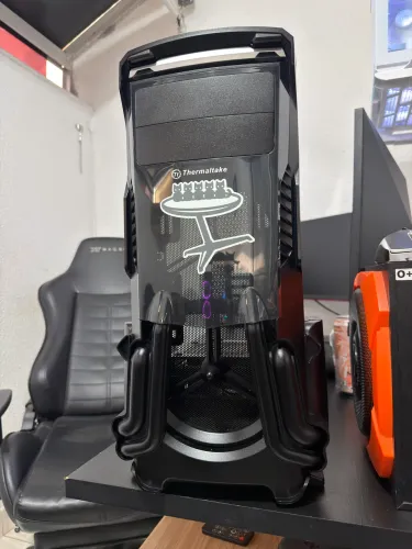 Gabinete gamer Thermaltake Versa N24