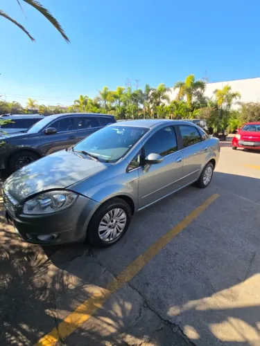 Fiat Linea LX 1.9/ 1.8 Flex 16V Dualogic 4P 2010