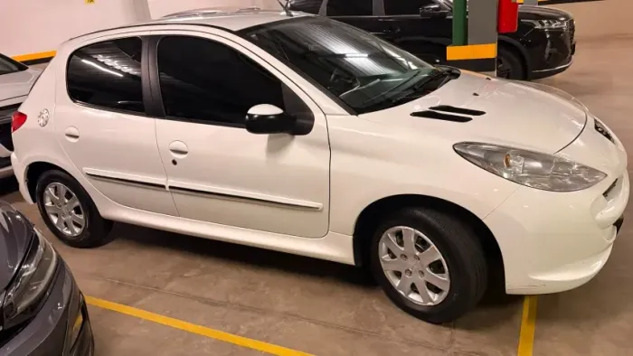 Peugeot 207 Active 1.4 Flex 8V 5P 2014