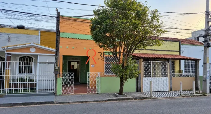 Casa para locação no bairro Benfica- Fortaleza/CE