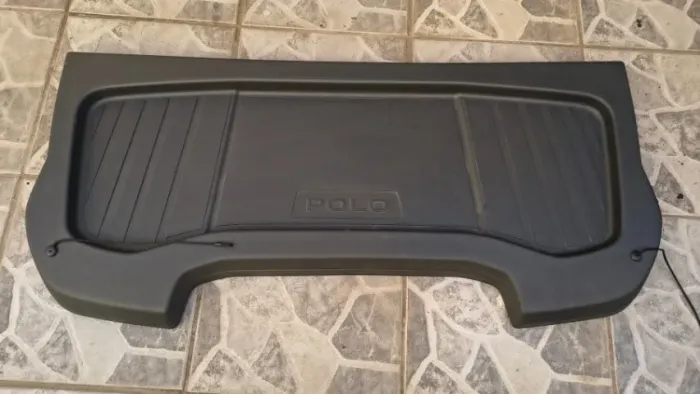 Tampão Traseiro Bagagito Porta Malas Volkswagen Polo Track 2023 a 2026