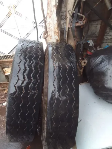 Vendo pneus aro 16 F 4000