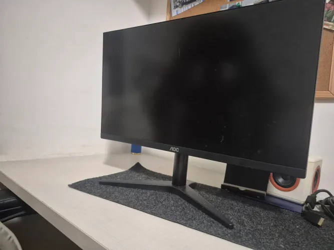 Monitor AOC Full HD LED - Bordas Ultrafinas (Excelente Estado) 24 polegadas
