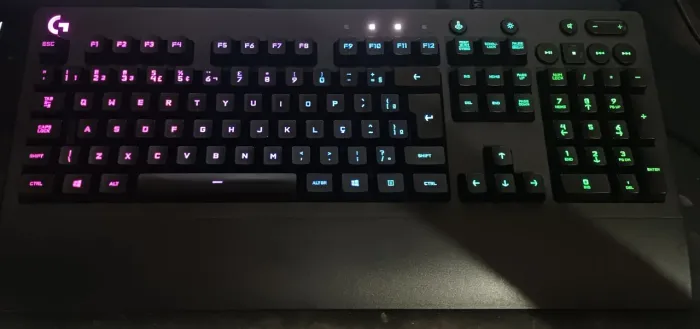 Teclado Gamer Logitech G213 Prodigy