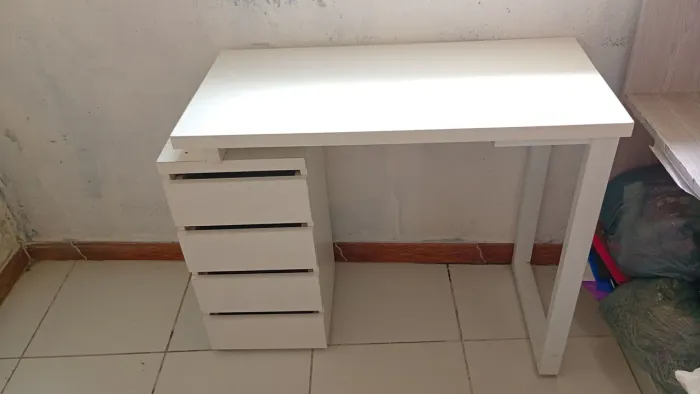 Mesa de escritório pra sair rapido
