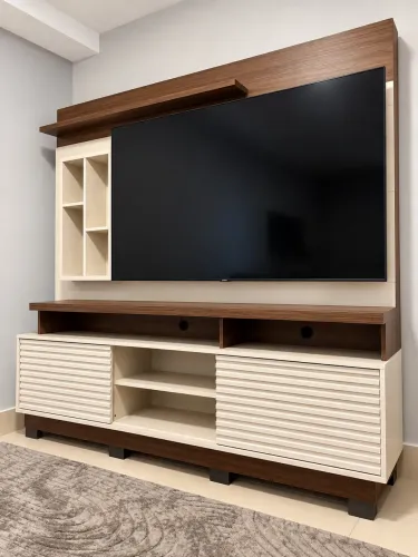 ESTANTE HOME PARA TV - FREIJÓ + OFF-WHITE