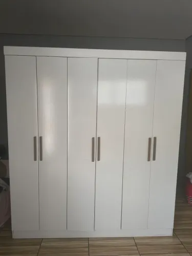 Guarda-roupa 6 portas branco - vendo barato ou troco por máquina de lavar