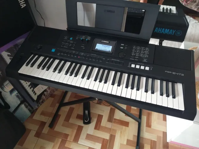 [? [VENDO] Teclado Yamaha PSR-E473 Completo + Acessórios (Impecável)