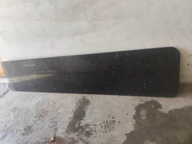 Bancada para cozinha e etc de mármore verde Ubatuba.