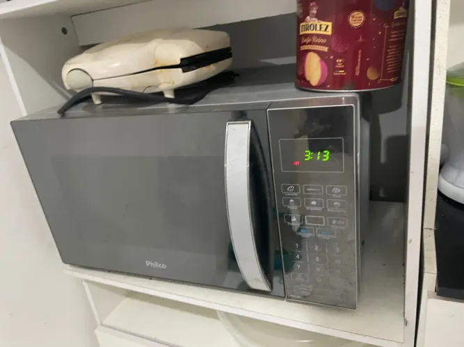 Microondas enferrujado por dentro