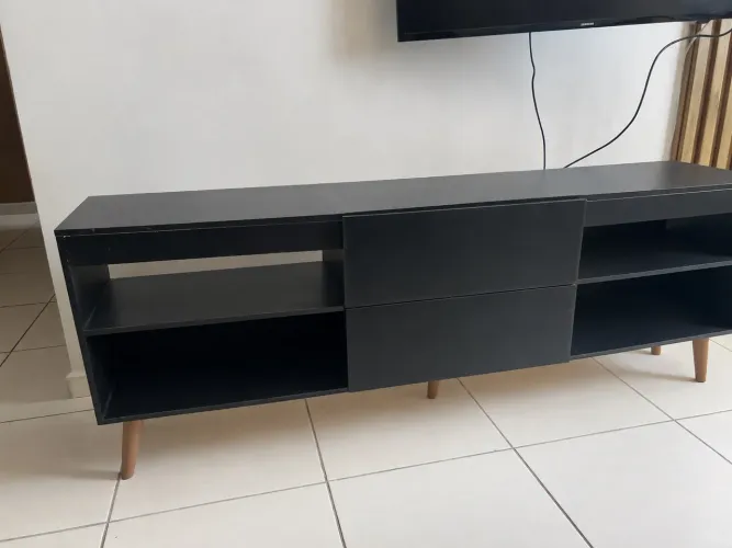 Rack preto sala estar