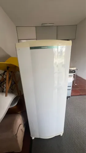Geladeira Cônsul Degelo Seco 261 Litros Seminova