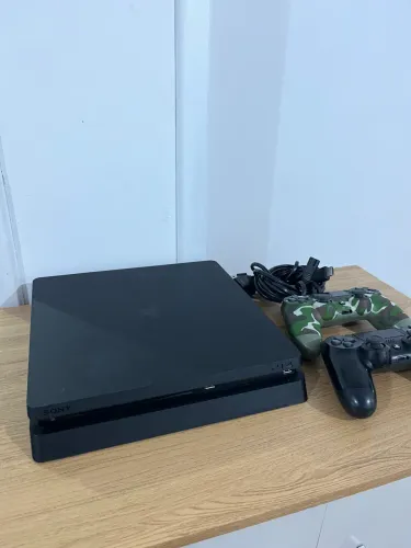 PlayStation 4 slim impecável