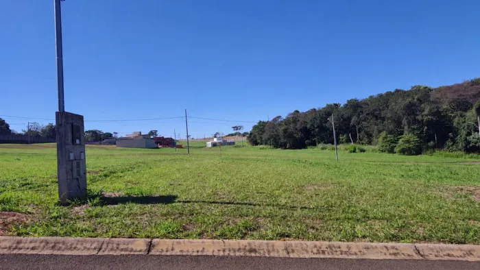 TERRENO 270 m2 EM CONDOMÍNIO FECHADO