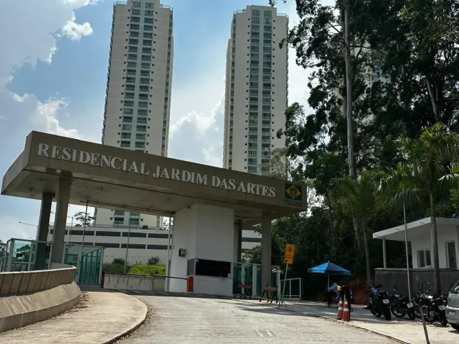 EXCELENTE APTO À VENDA - COND JARDIM DAS ARTES - EMBU DAS ARTES