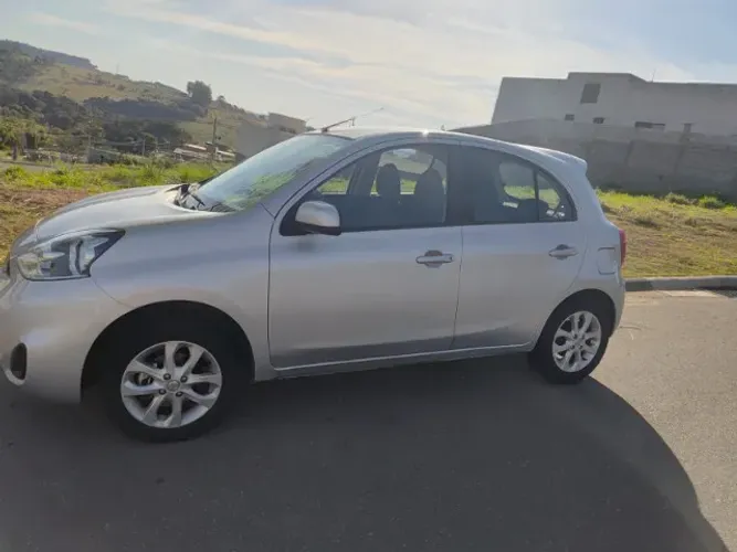 Nissan March SV 1.0 12V Flex 5P 2020