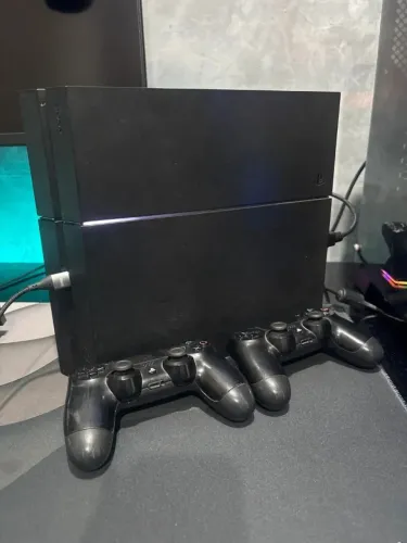 Ps4 Fat 1tb + 2 controles + 3 jogos