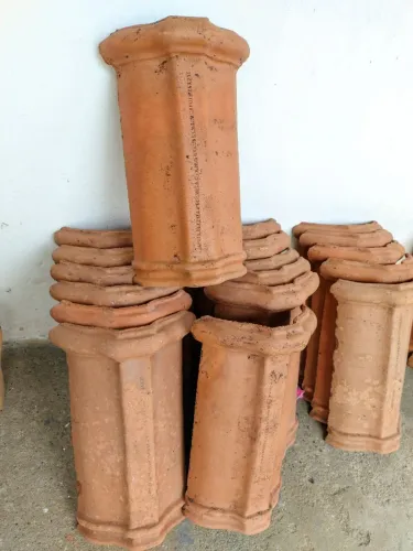 Telhas Colonial para Capote(cumeeira). usadas em bom estado.