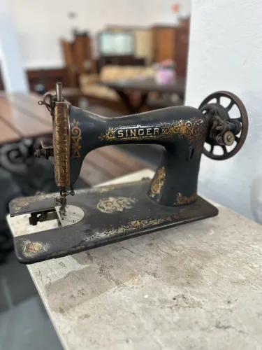 Máquina de costura para decoração
