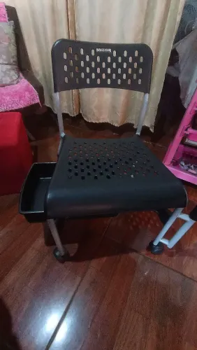 Vende-se cadeira de manicure semi nova