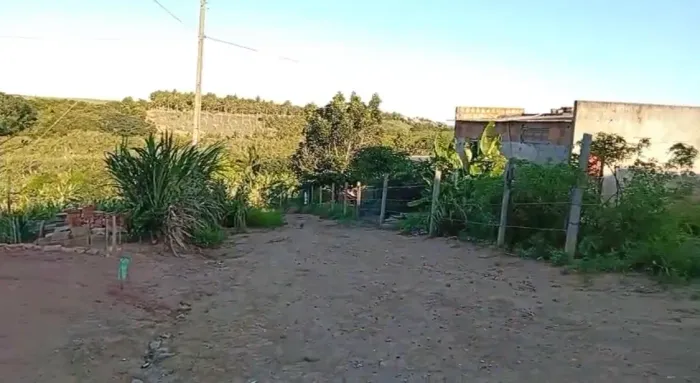 CASA NA LAGOA DO SIRI