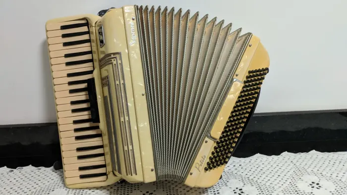 Acordeon Italiano Soprani 120 Baixos
