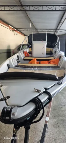 Barco 17 pes novo
