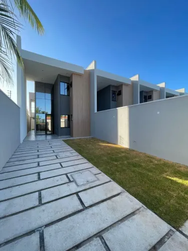 Casa para venda possui 152 metros quadrados com 4 quartos em Centro - Eusébio - Ceará