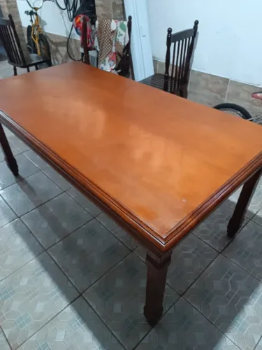 Mesa de madeira retangular
