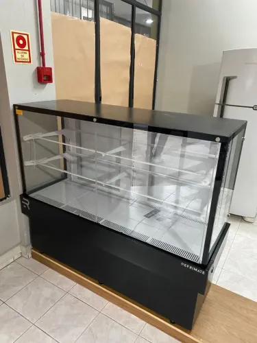 Vitrine refrigerada vanguard plus 1,45M Ar forçado 