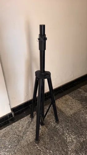 Tripé para TV 